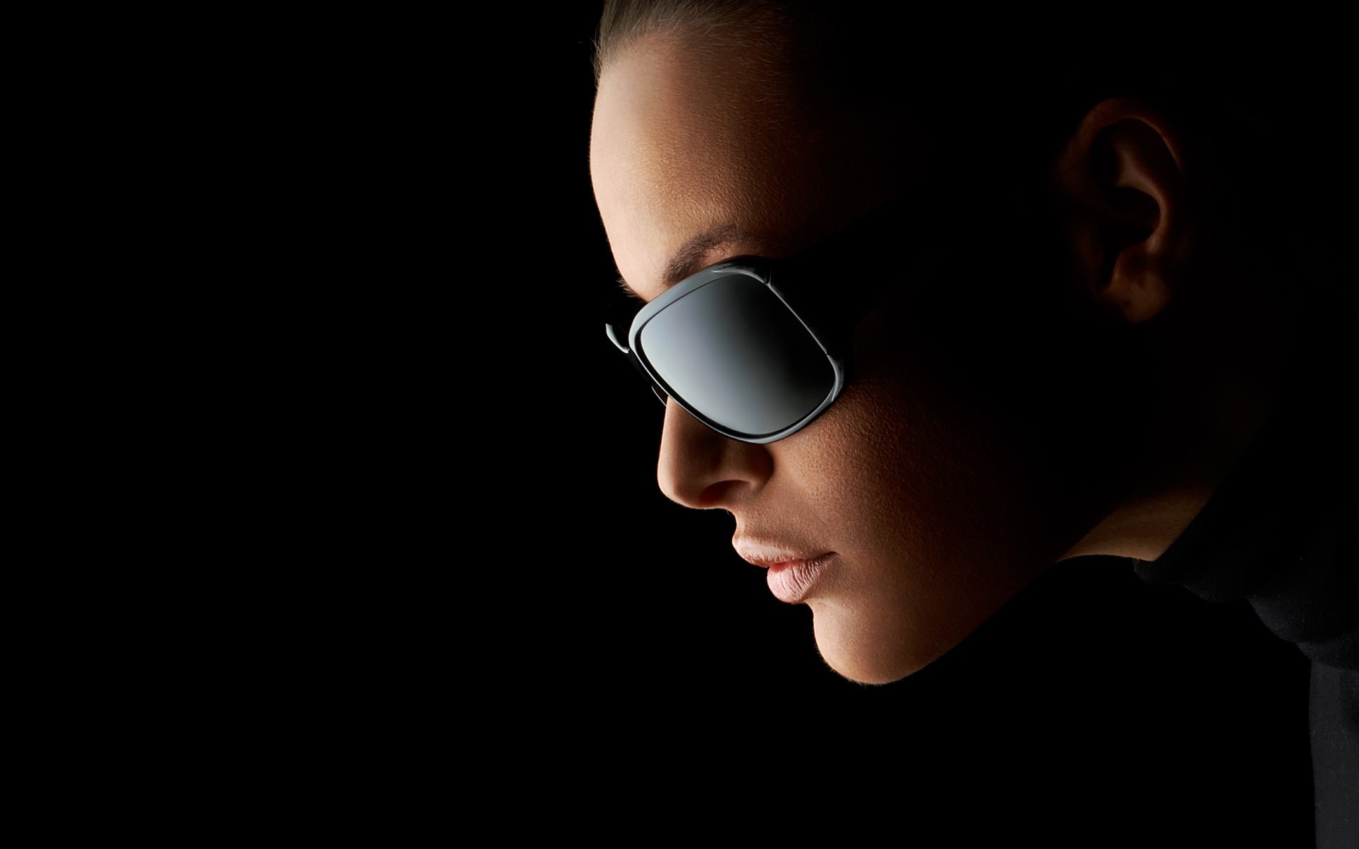 portret dziewczyna ciemny twarz kobieta dziecko jeden studio człowiek moda dorosły okulary przeciwsłoneczne