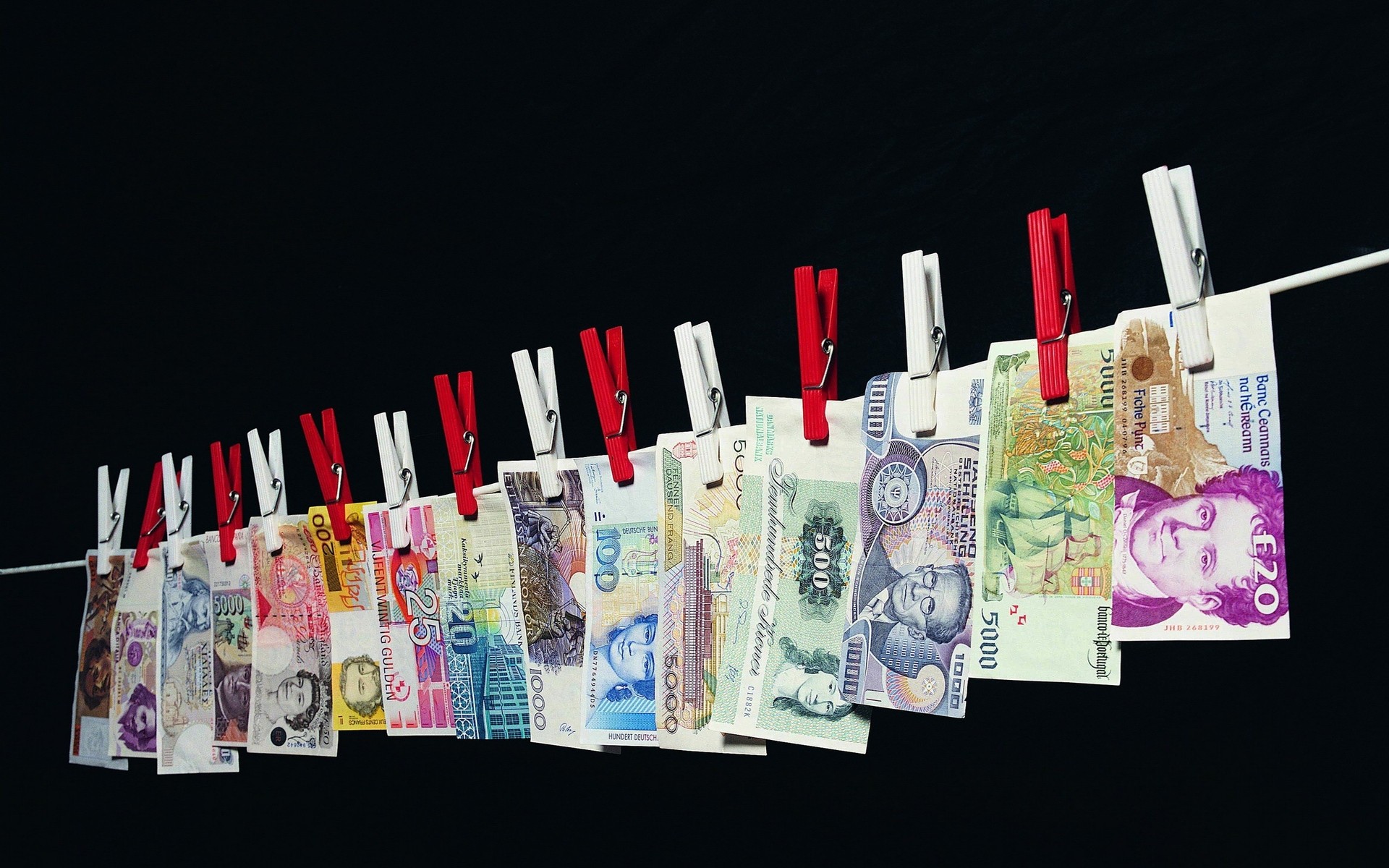 clothespin liny biznes pieniądze papier finanse gospodarka uwaga bogactwo kołek pralnia finansowe sukces inwestycje oszczędności pulpit akcje symbol prane rachunki