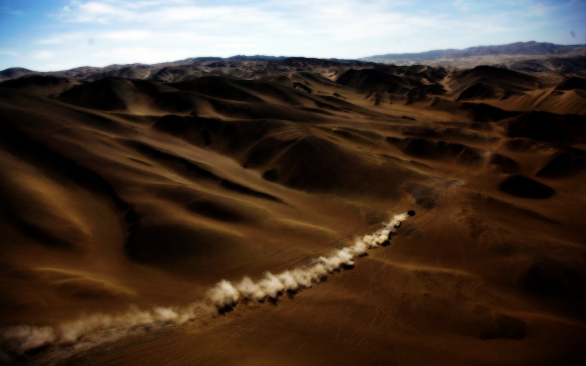 sport pustynia krajobraz piasek plaża jałowe zachód słońca suche podróże świt niebo arid morze cień malownicze wydma ocean góry wieczorem samochód sport prędkość