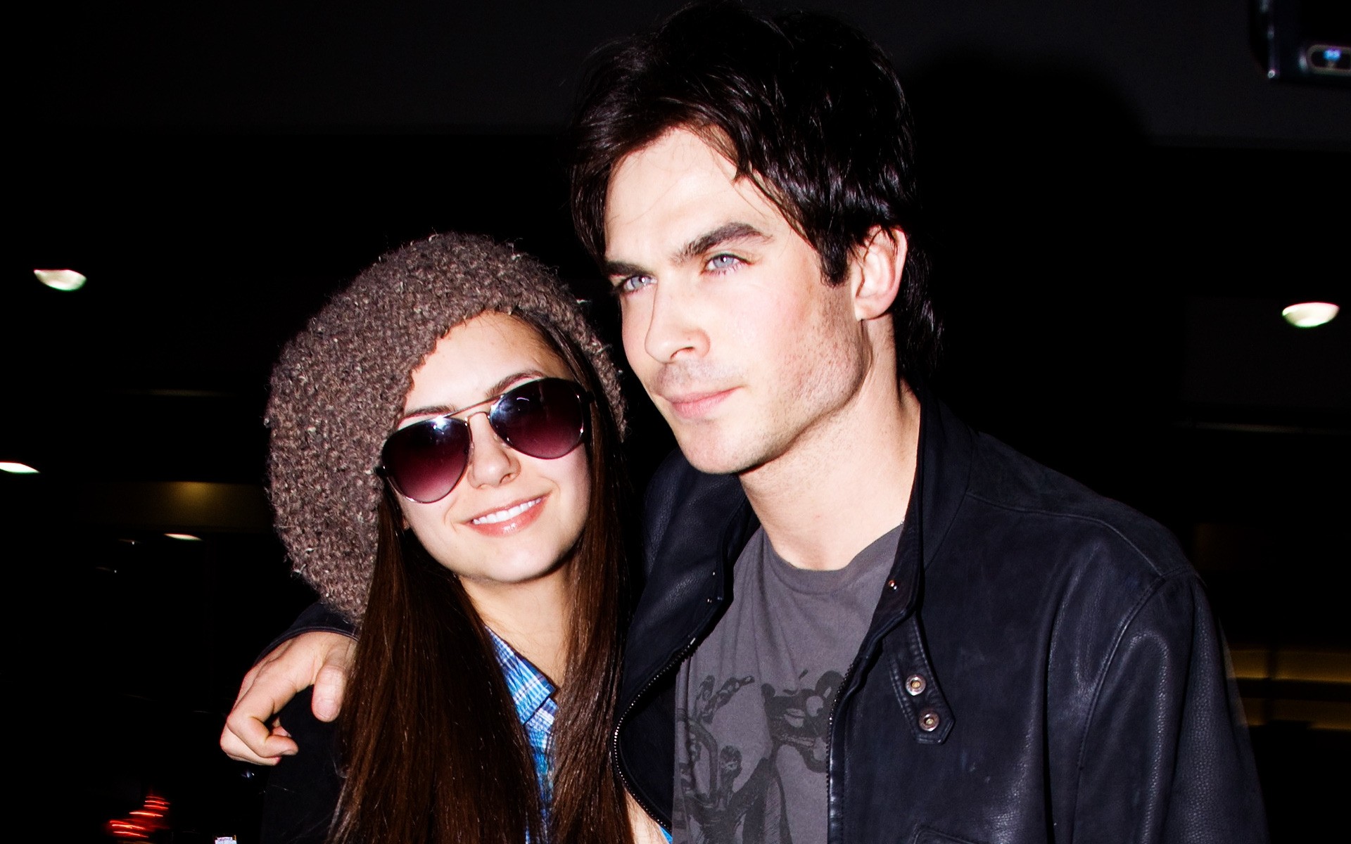 muzyka człowiek portret moda muzyk kobieta okulary przeciwsłoneczne piosenkarka koncert przyjemność miłość pop jan somerhalder aktorka wampir