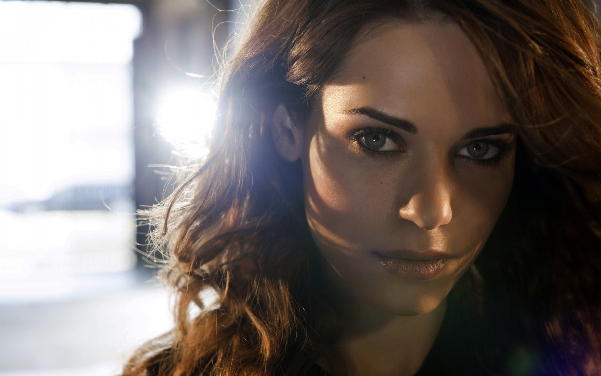 portret kobieta dziewczyna model moda dorosły twarz światło nosić brunetka nikita lindsay fonseca aktorka gwiazdy aktorki z hollywood