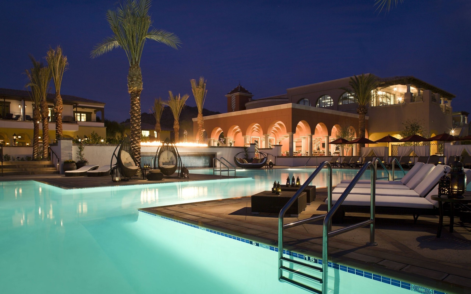 basen luksusowy hotel ośrodek podróże basen woda wakacje pływanie willa relaks przy basenie wypoczynek tropikalne krzesło słońce plaża turystyka niebo lato noc światło