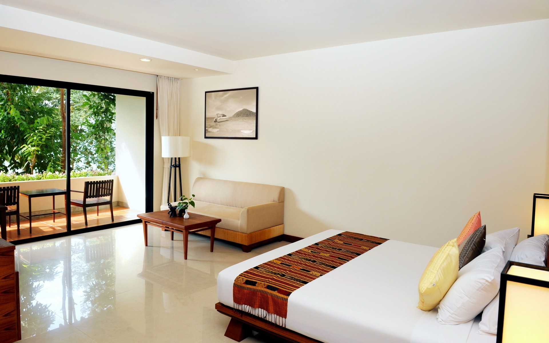 pokój meble kryty dom sofa podłoga mieszkanie okno miejsce dom sypialnia rodzina lampa stół krzesło dywan projektowanie wnętrz wewnątrz nowoczesne łóżko balkon projekt czyste