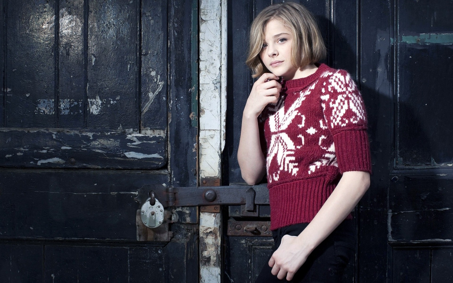 kobieta jeden portret dorosły moda drzwi nosić dziewczyna seksowny aktorka hollywood kick-ass akcja chloe moretz