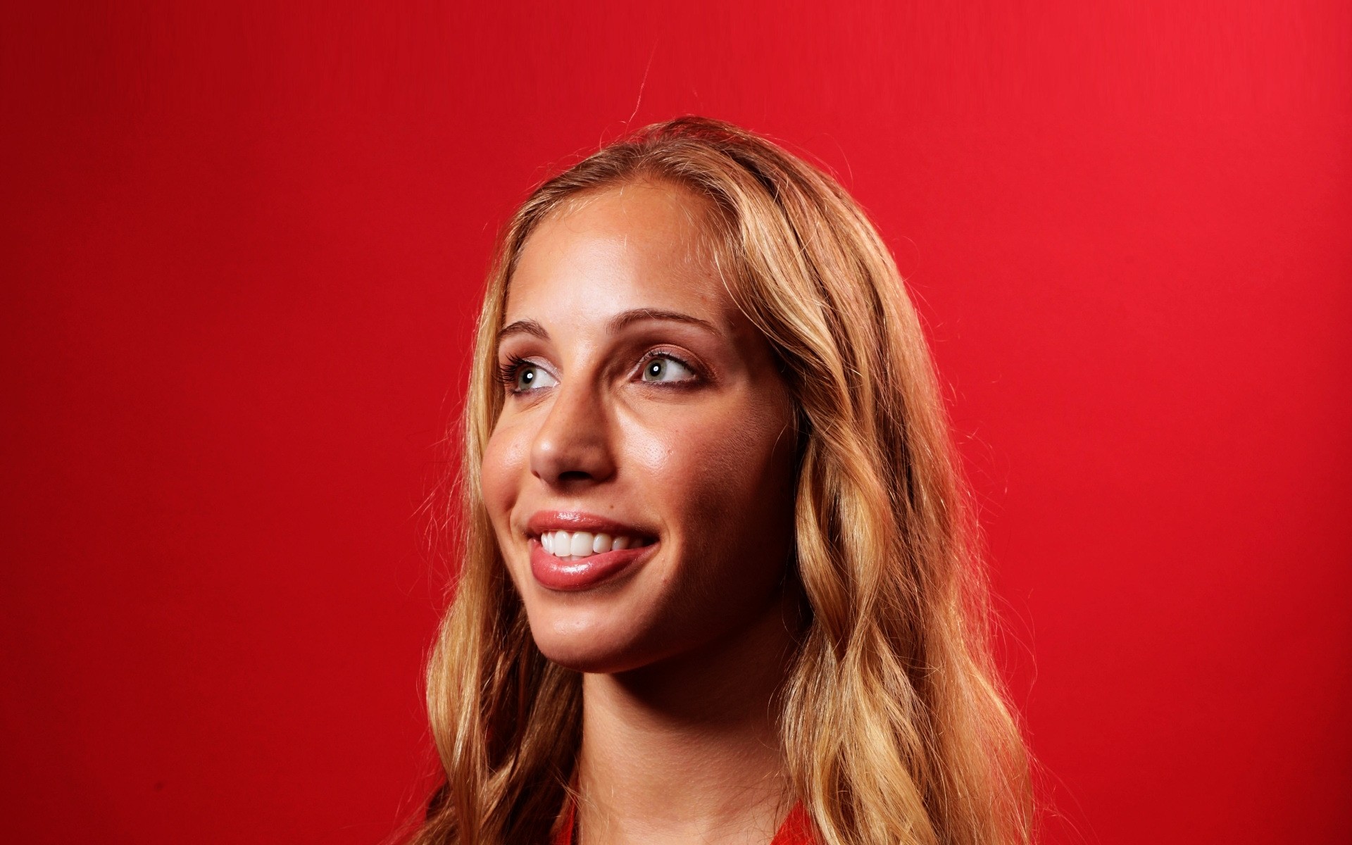 kobieta portret moda jeden ładny nosić sabre uśmiech śmiech zagunis mariel