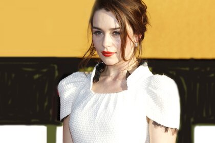 Młoda dziewczyna w pomieszczeniu