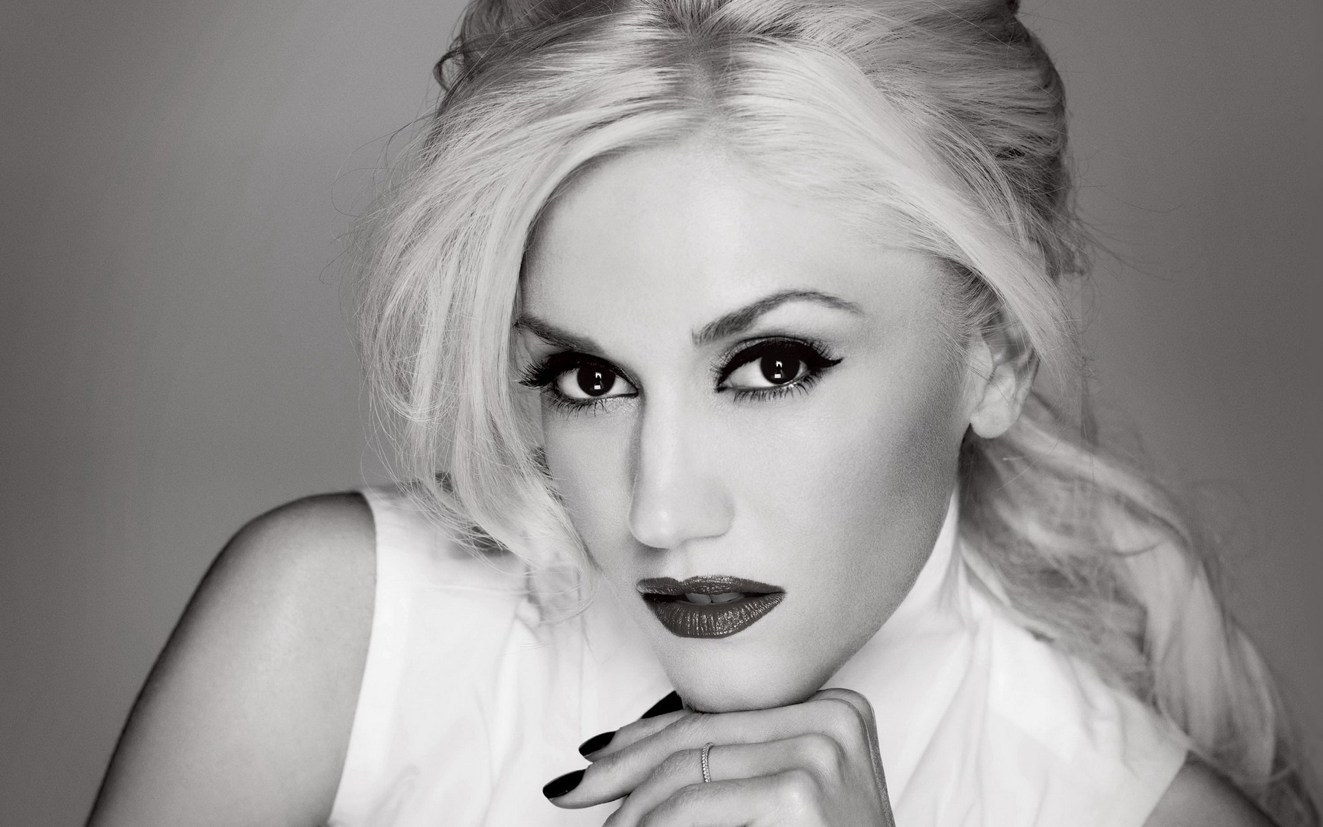 moda glamour kobieta portret seksowny oko model dziewczyna usta monochromatyczny elegancki blondynka skóra włosy ładny czerwone usta miłość blondynka gwen stefani gwiazdy