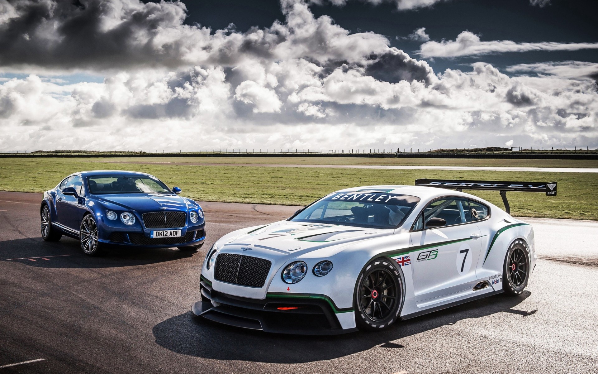 bentley samochód czarnuszka asfalt pośpiesz się samochód chodnik południe szybki wyścig system transportu koła akcja samochód dysk coupe droga bentley continental gt3