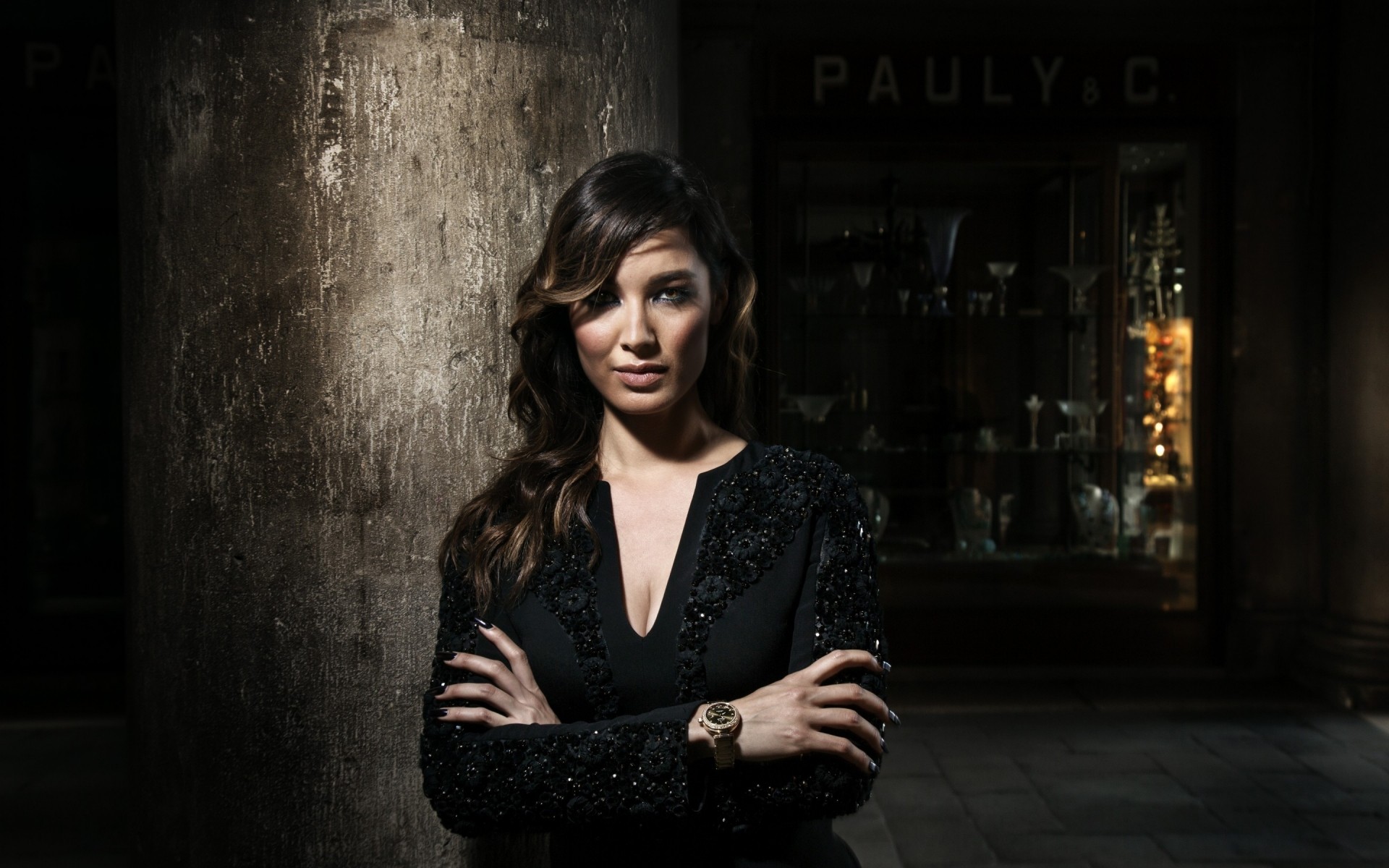 kobieta portret moda jeden nosić dorosły model wewnątrz ciemny dziewczyna aktorka berenice marlohe gwiazdy gwiazdy