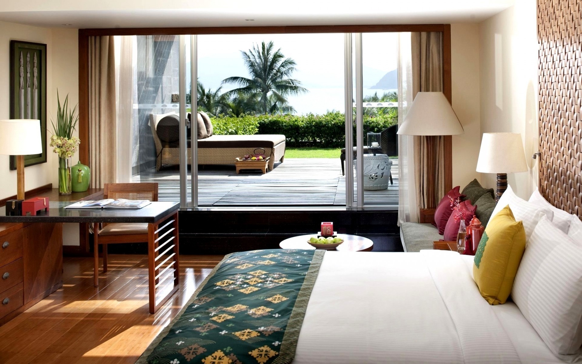 meble pokój kryty okno łóżko stół lampka do sypialni wnętrze domu miejsce krzesło hotel podłoga dom luksusowy dywan apartament kurtyna nowoczesne