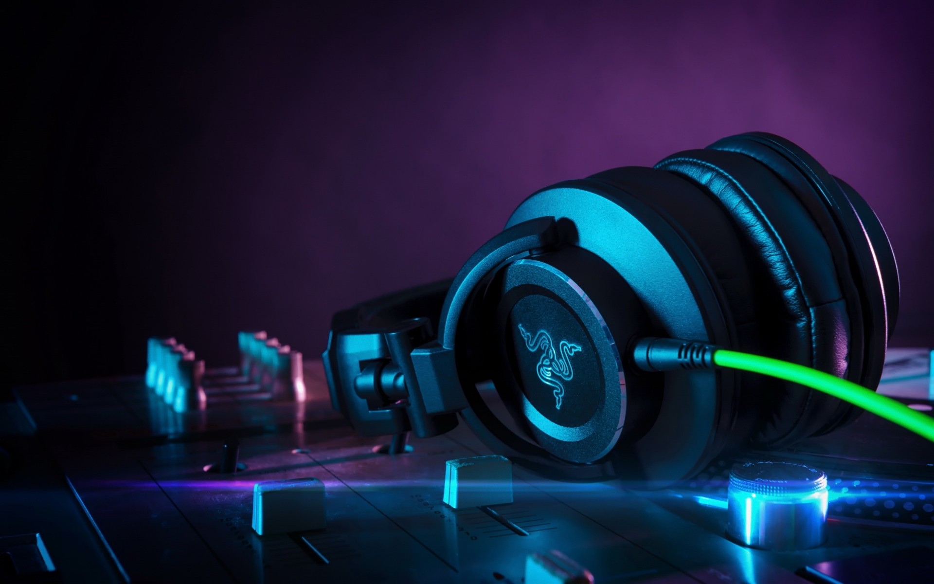 technologia światło słuchawki gadżety technik