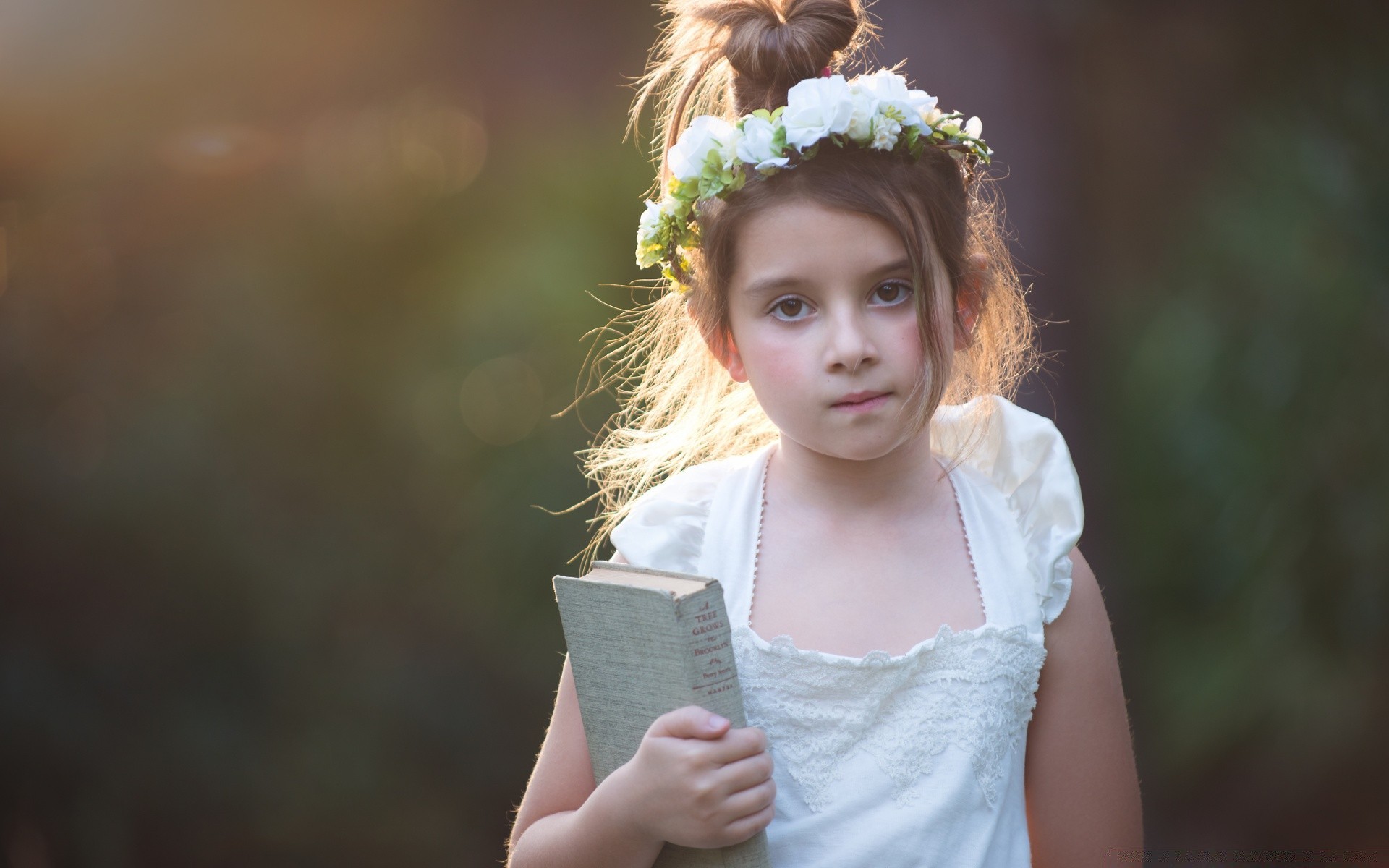 dzieci dziecko na zewnątrz jeden dziewczyna natura kobieta portret park lato światło dzienne