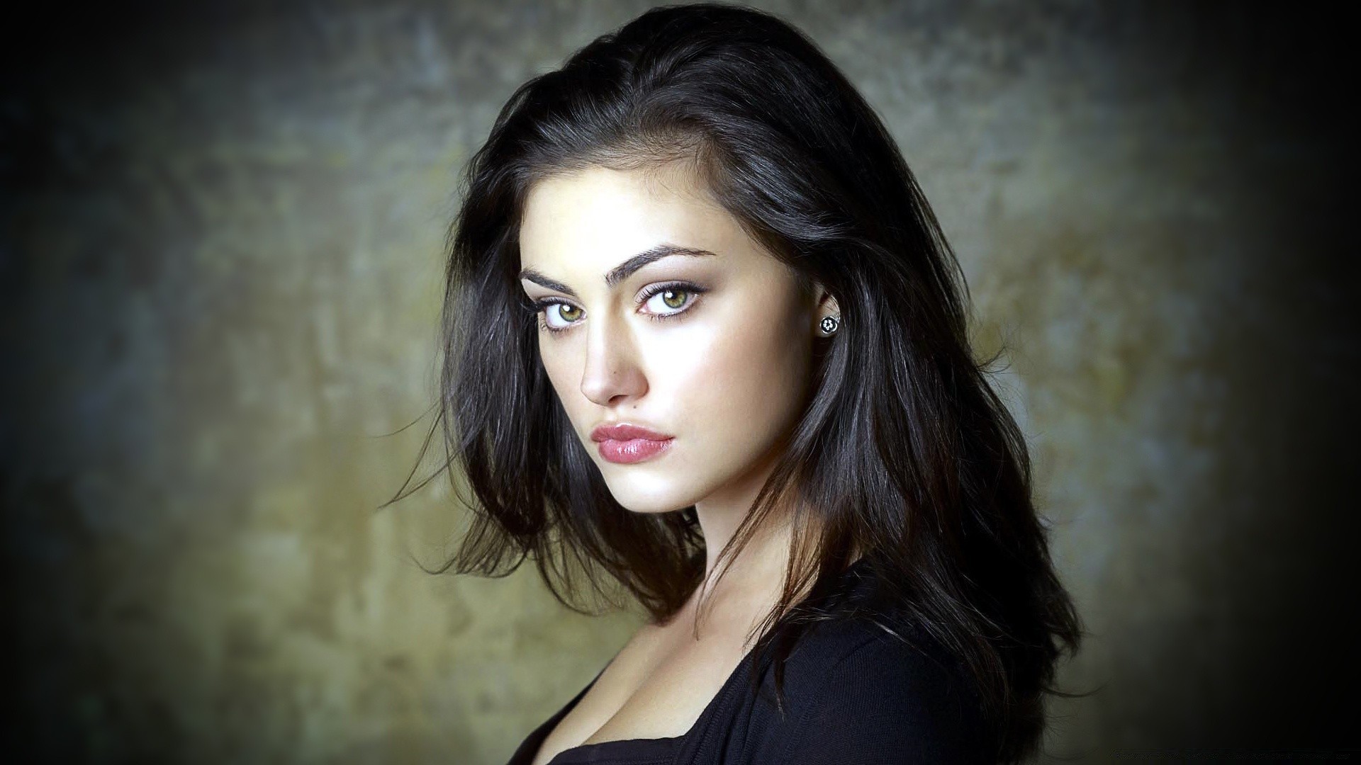 twarz i uśmiech kobieta moda portret dziewczyna modelka glamour brunetka seksowny