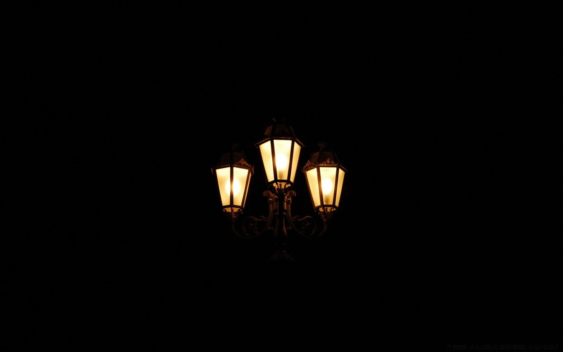 czarny ciemny lampa latarnia światła podświetlany księżyc płomień energii elektrycznej świeca halloween creepy u nas państwo lampy