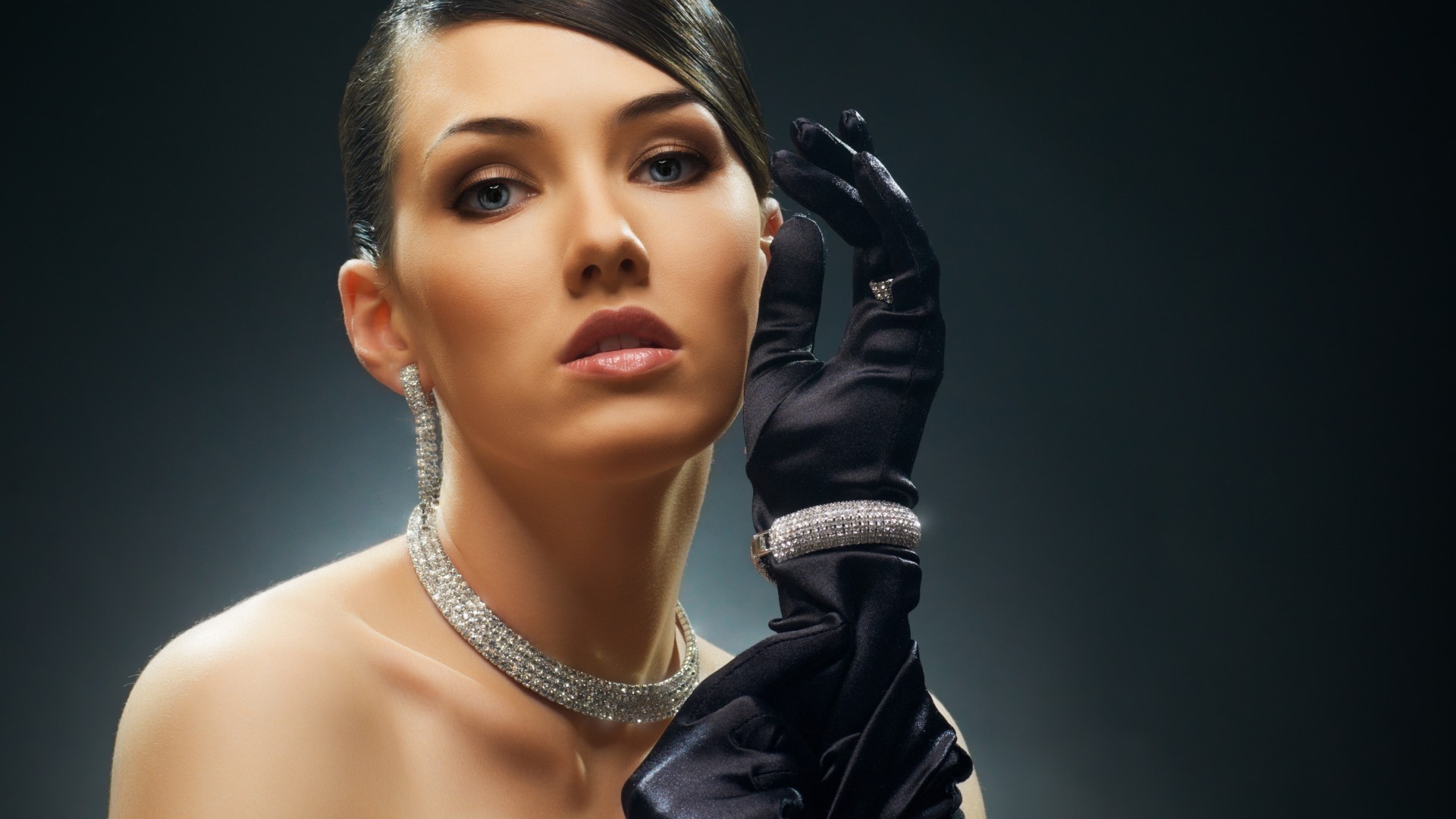 kobieta moda jeden glamour portret seksowny biżuteria