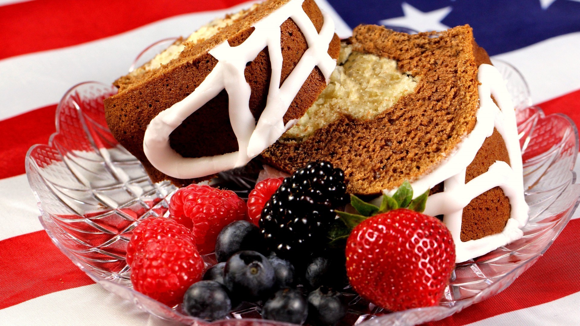 słodka czekolada pyszne jedzenie ciasto krem owoce ciasto cukier epikur jagoda orzeźwienie pyszne maliny domowe płyty śniadanie goody ciasteczka