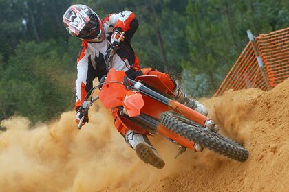 Motocross Off-road. Barchany piaskowe
